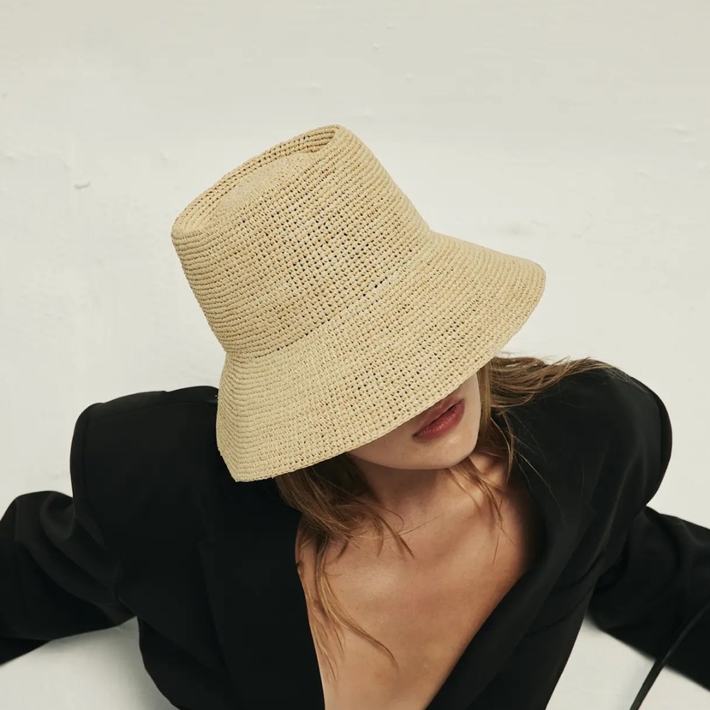 New Janessa Leoné Felix Bucket hat